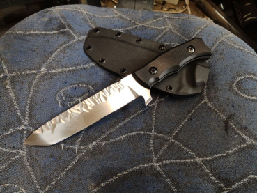 WSW Feststehendes Messer aus N690 mit schwarzem G10 und Kydex Scheide mit Belt-Lock